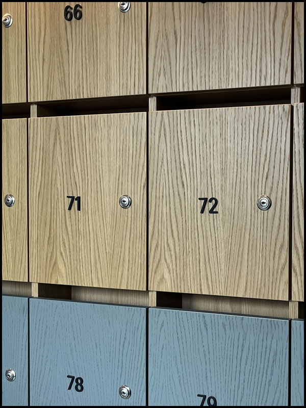 Verticale Houten Brievenbussen